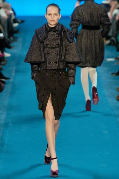 Look 28